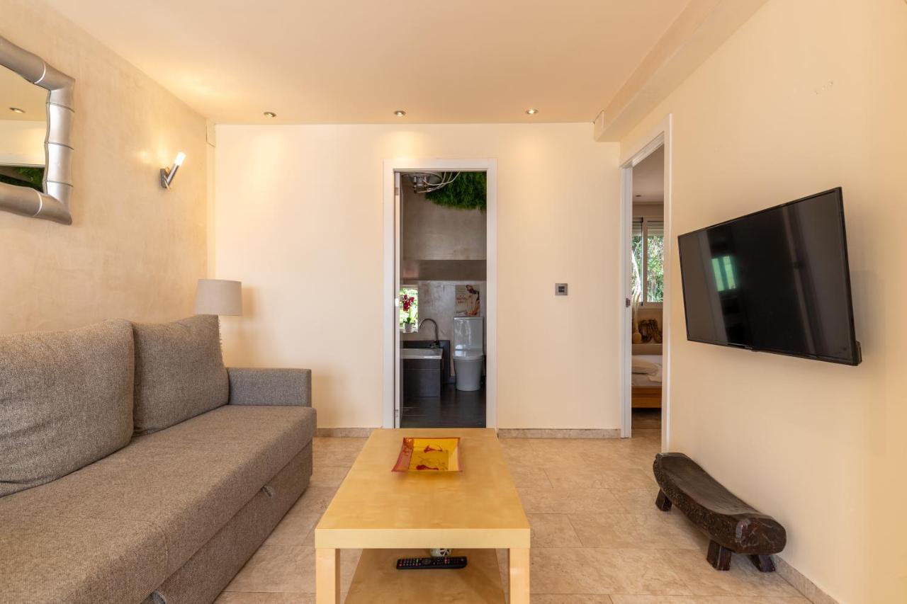 Seabreeze Carihuela Apartment Torremolinos Bagian luar foto