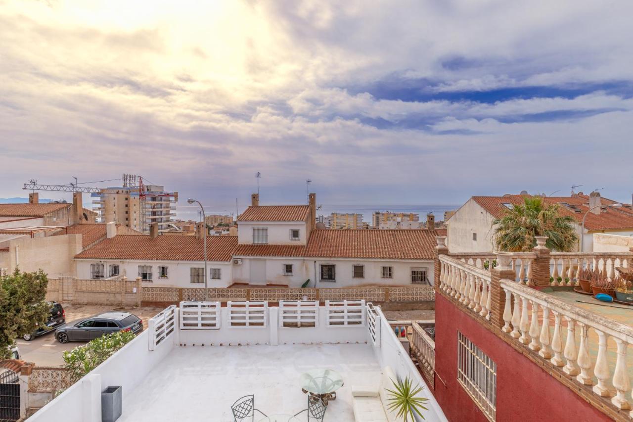 Seabreeze Carihuela Apartment Torremolinos Bagian luar foto